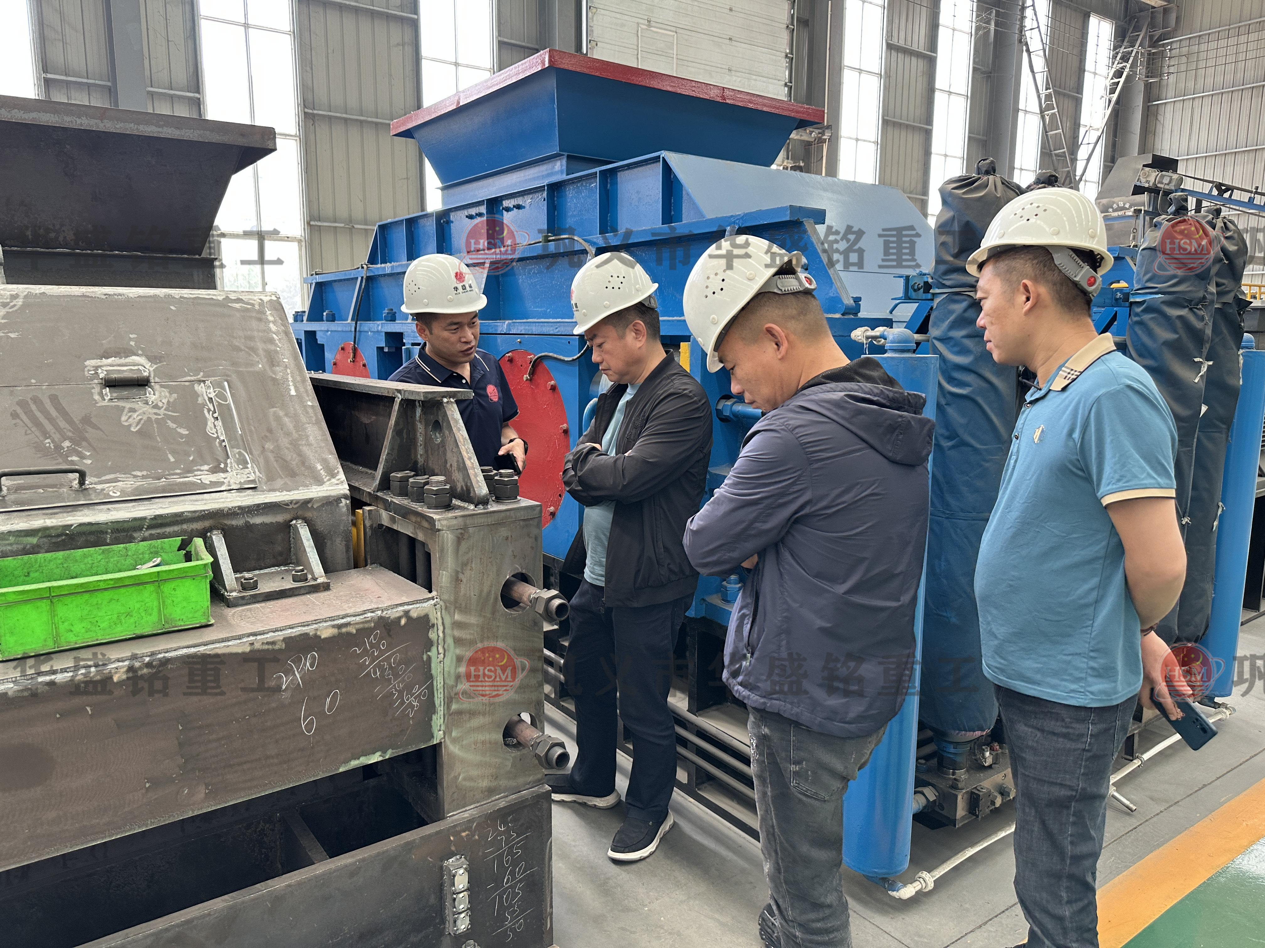 液壓對輥制砂機(jī)價格 液壓對輥制砂機(jī)價格